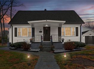 112 Glenbrook Rd, Bridgeport, CT 06610