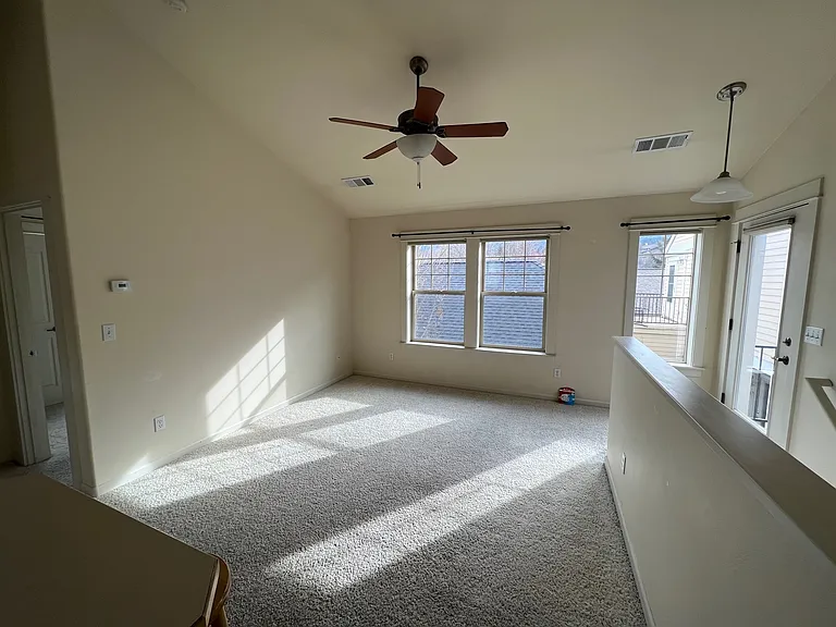 476 Clinton St — Photo 6