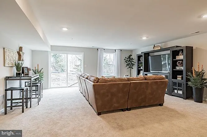 1128 Meadowlark Dr — Photo 11