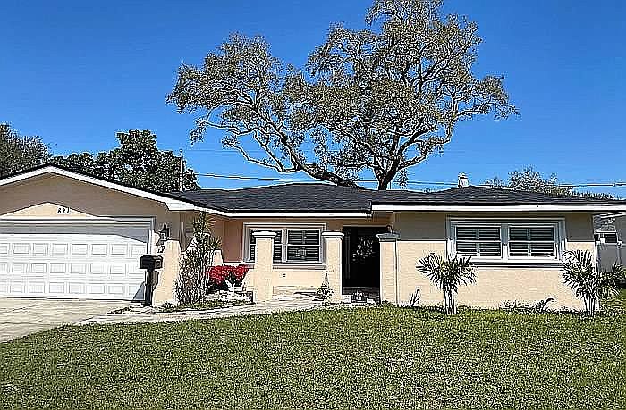 1st image of 821 34th Ave N