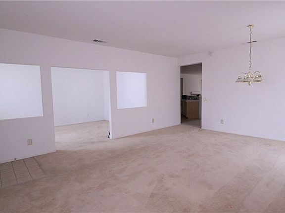 3rd image of 13613 Dellwood St