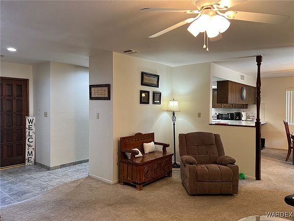 3rd image of 688 Lilac Lane