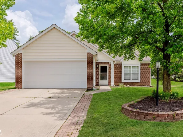 12121 Driftstone Dr, Fishers, IN 46037