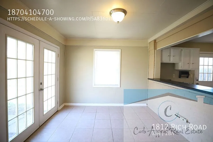 3 Bedroom 2 Bath Home in Beautiful Neighborhood! A must see!! — Photo 4