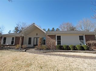 1709 Howehill Ct, Chesterfield, MO 63017