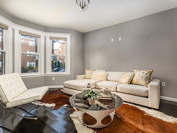 3rd image of 141 Glenwood Ave #1