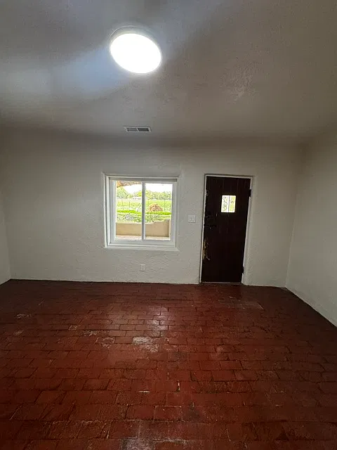 2 bed, 2635 sqft, $2,850 — Photo 2