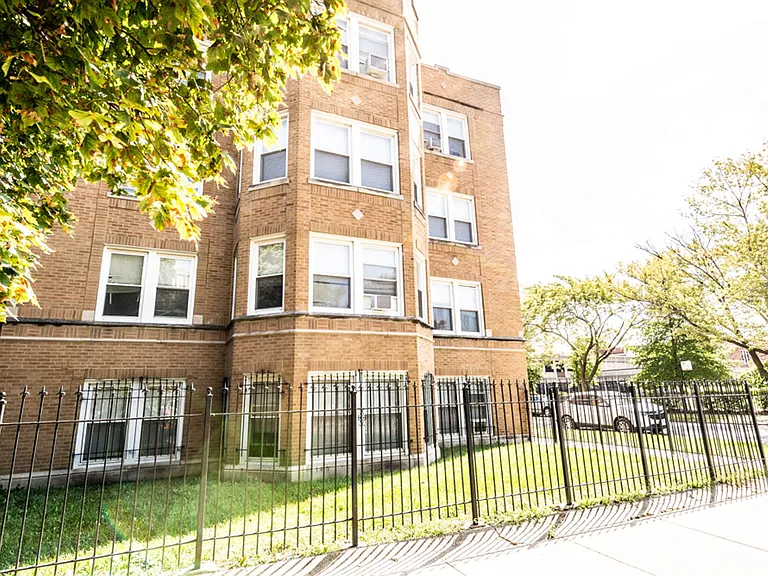 8057 S Laflin St — Photo 8