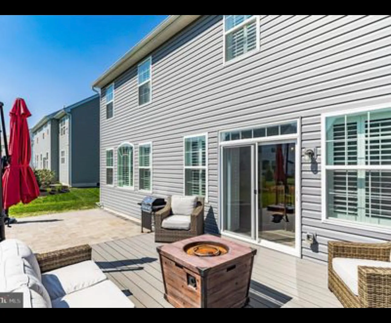 4 bed, 4009 sqft, $4,650 — Photo 2