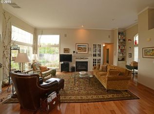 2558 Grand Vista Dr, Springfield, OR 97477