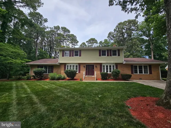 8300 Robin Hood Dr, Salisbury, MD 21804
