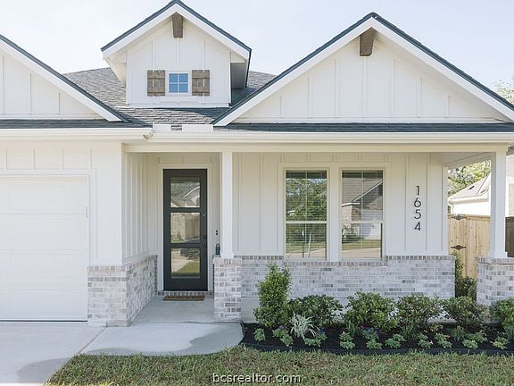 3rd image of 1654 Briscoe Manor Ct