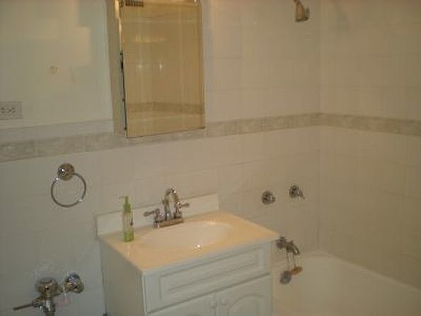 2nd image of 6030 N Sheridan Rd #22