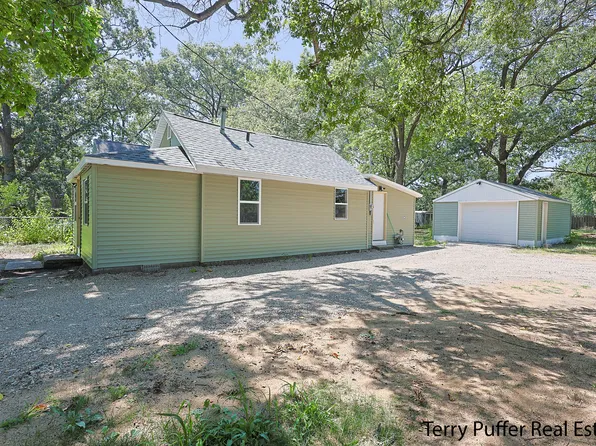 2657 Roberts St, Norton Shores, MI 49444