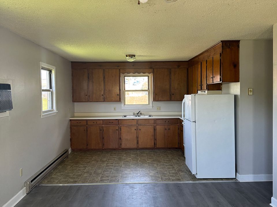 2nd image of 132 Monterey Dr #132
