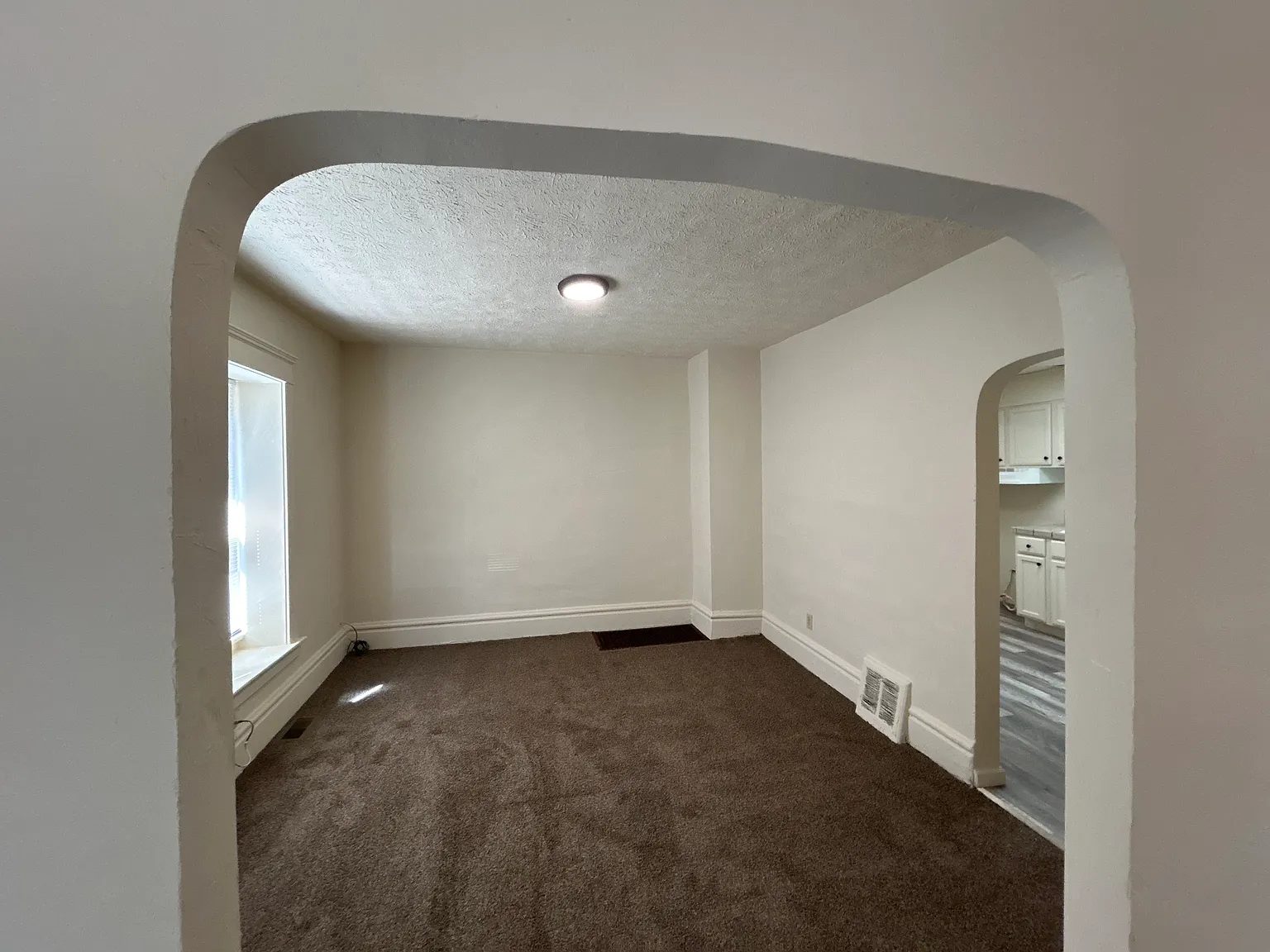 3 bed, 1300 sqft, $1,150 — Photo 3