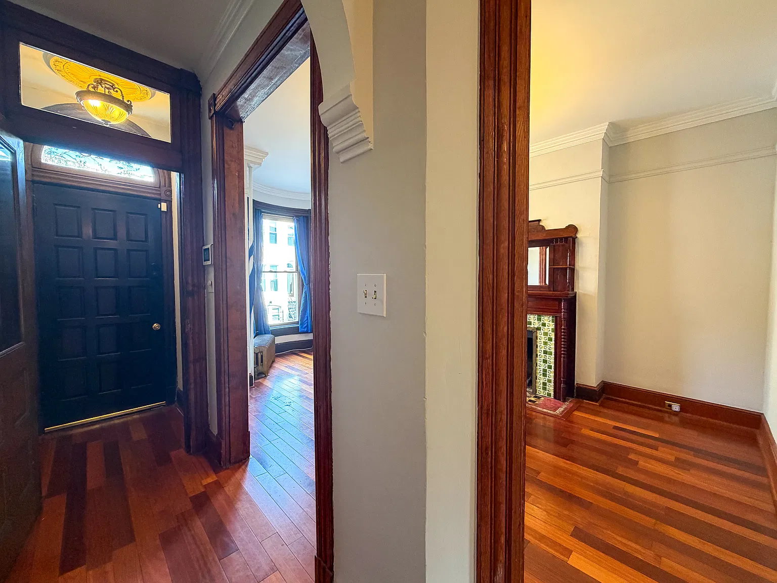 3 bed, 1821 sqft, $4,095 — Photo 4