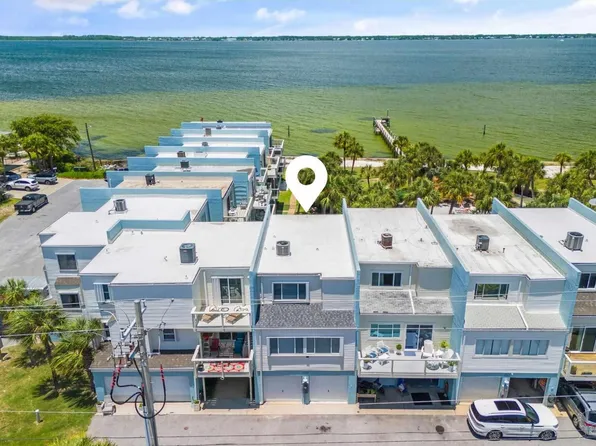 1511 Via Deluna Dr, Pensacola Beach, FL 32561
