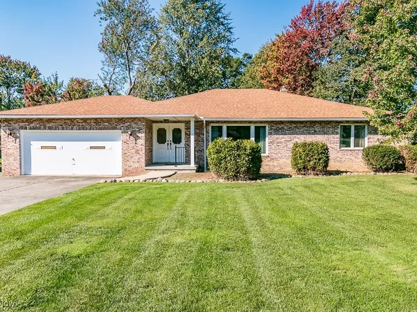 2832 Fowler Dr, Willoughby Hills, OH 44094