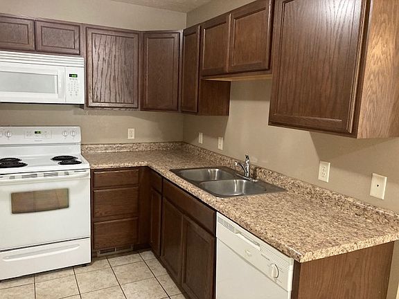 3rd image of 524 W 18th St