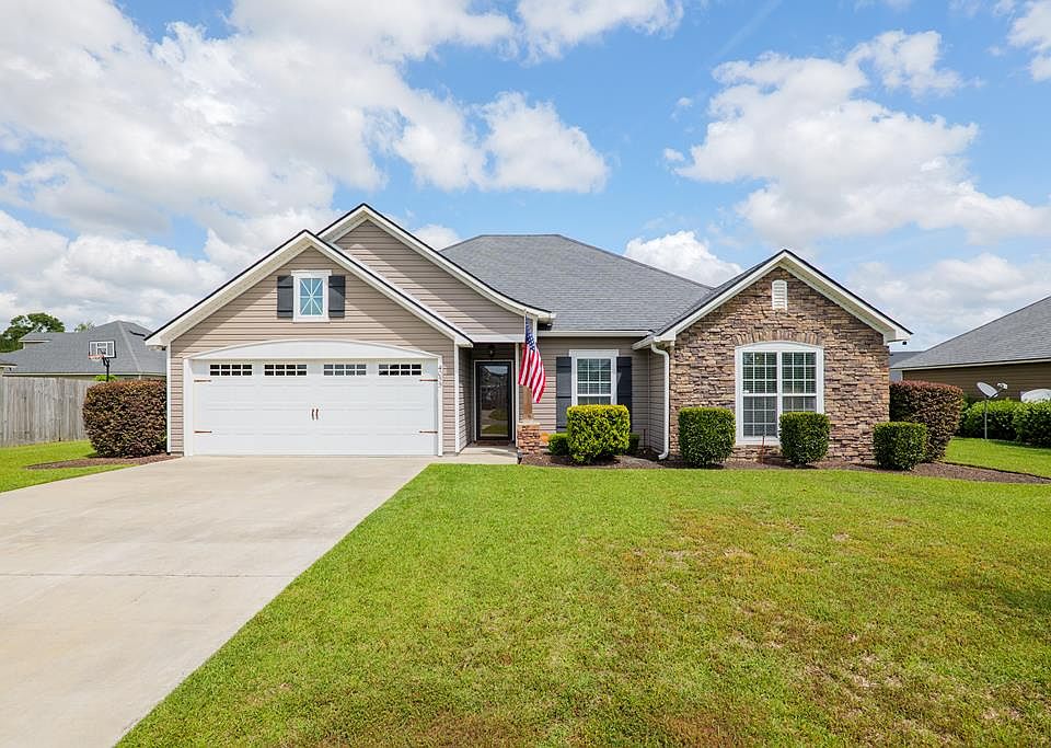 1st image of 4055 McKenzie Ln