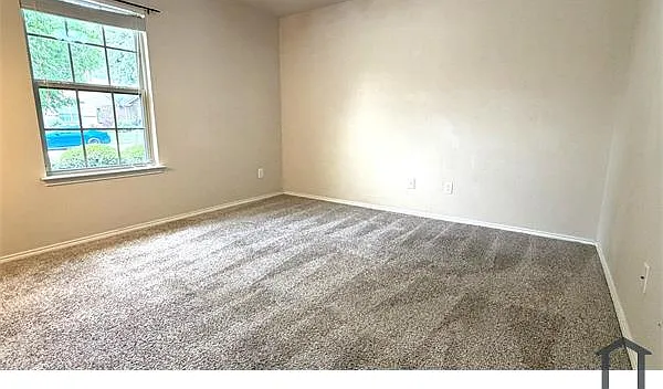 9004 Holliday Ln — Photo 18