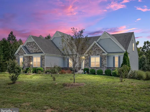 265 Renegade Dr, Fredericksburg, VA 22406