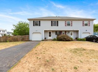 5A John F Goellner Dr, Raritan, NJ 08869