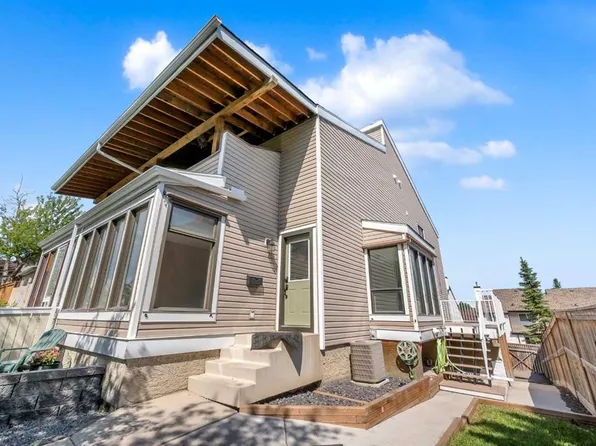 15 W Ranch Glen Dr NW, Calgary, AB T3G 1T2