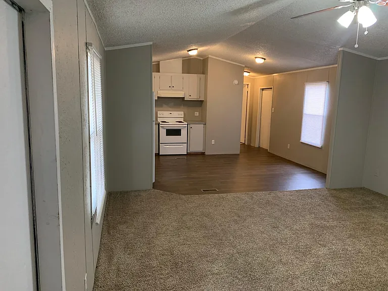 7400 S Council Rd — Photo 8