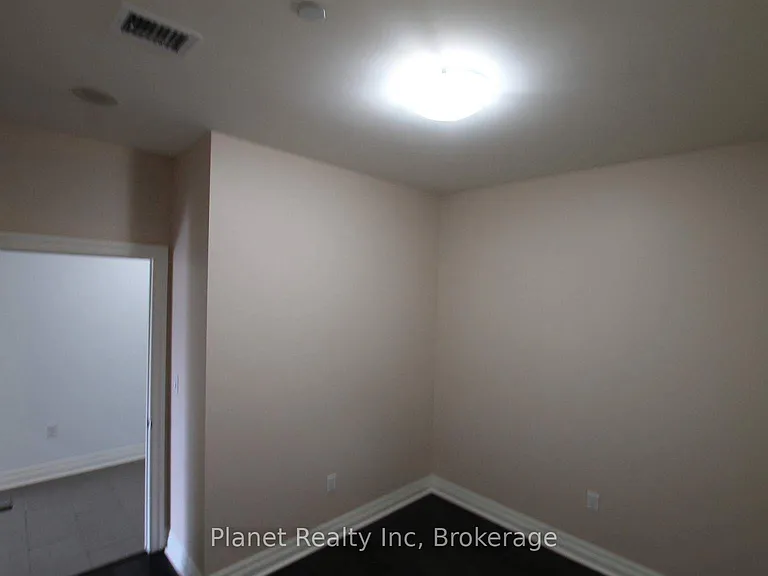 150 Wellington St E #312 — Photo 4