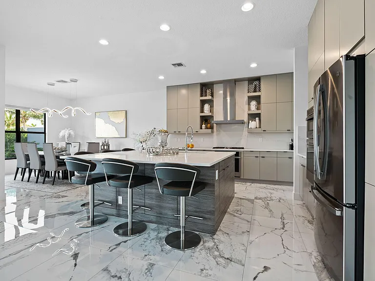 8599 Tower Bridge Ct — Photo 9