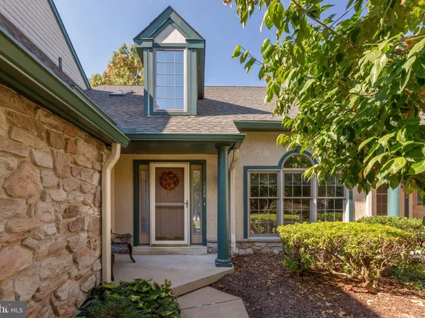 1289 Robynwood Ln, West Chester, PA 19380