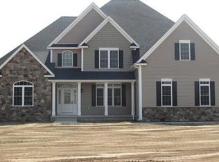 9 Nicholas Ln, Southampton, MA 01073