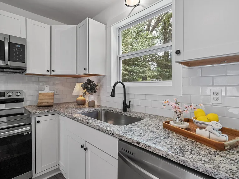 5355 Bennett Rd — Photo 4