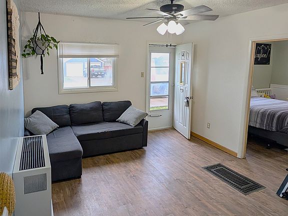 5th image of 407 W Riggs St