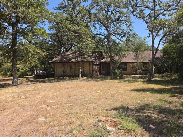 109 Pine Cone Ln, Elgin, TX 78621