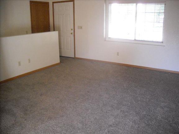 5th image of 598 Suntrail Dr