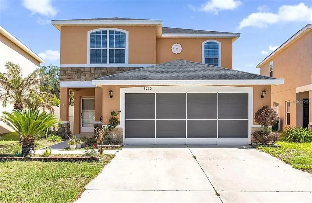 4 bed, 3.5 bath, 1929 sqft, $2,300 — Photo 1