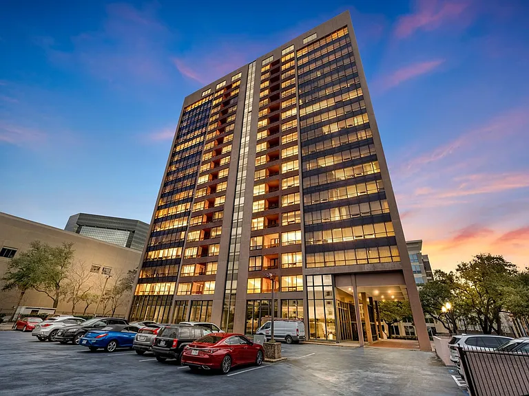 5150 Hidalgo St #202 — Photo 1