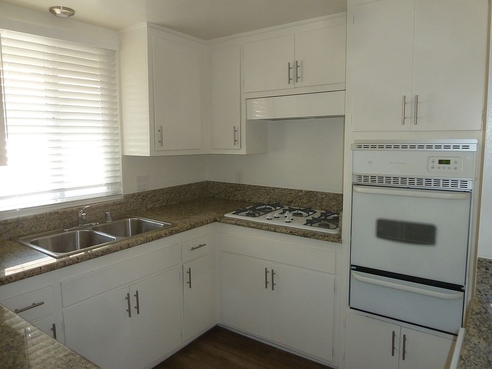 Spacious kitchen