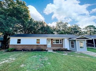 1645 Flintshire Rd, Fayetteville, NC 28304