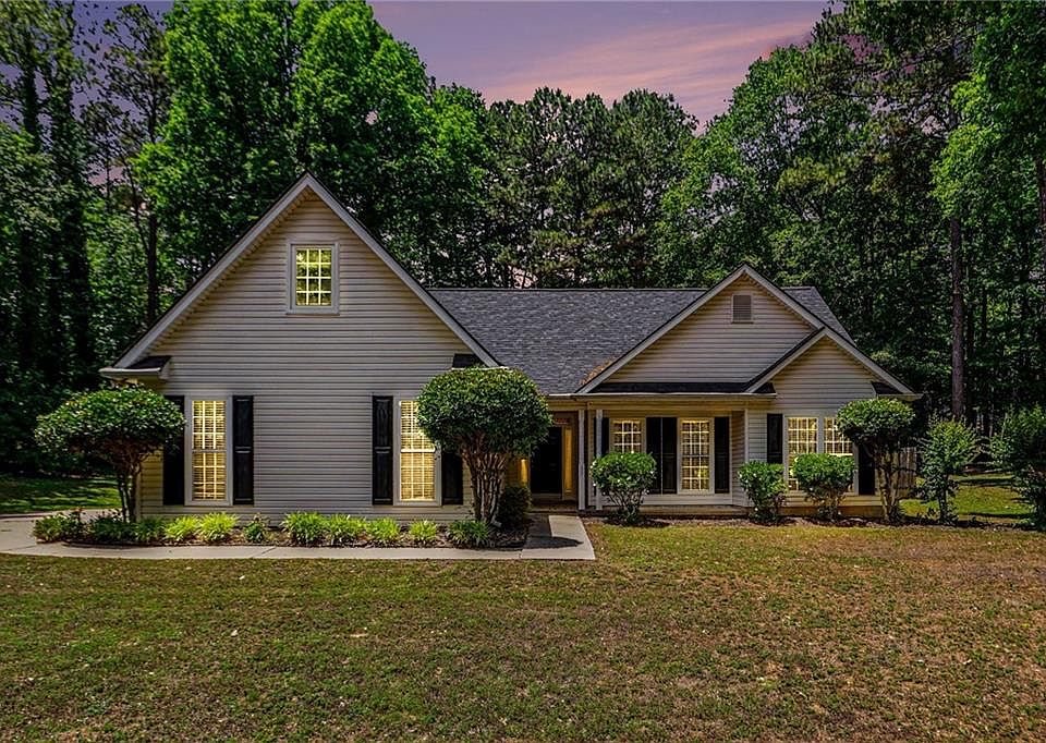 1st image of 35 Wenham Ln