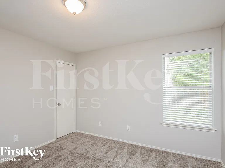 10901 Braemoor Dr — Photo 13