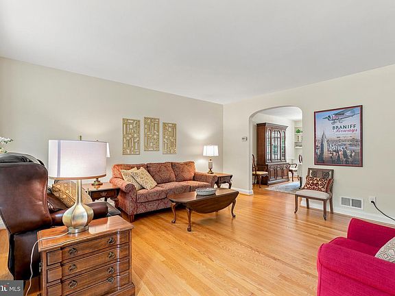 5th image of 7114 Rodgers Ct