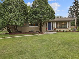 335 S Woodland Dr, Whitewater, WI 53190