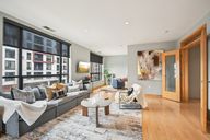 W Lake St 202-010.jpg