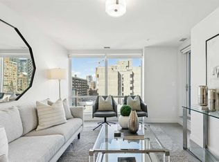 303 NW 13th Ave SW #601, Calgary, AB T2R 0Y9