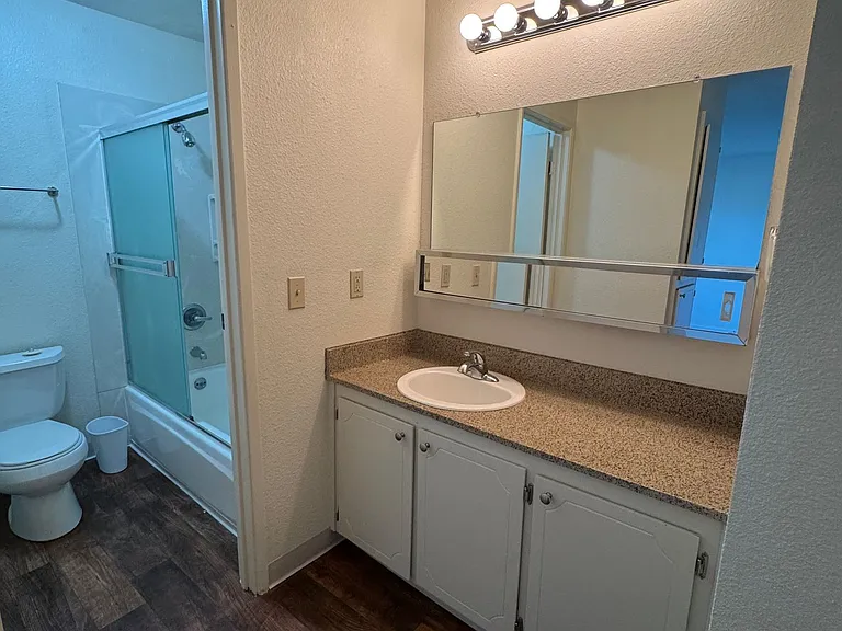 2950 Portage Bay — Photo 28