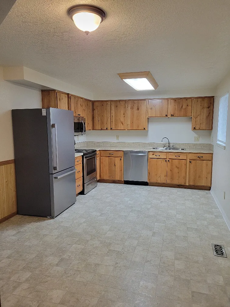 Building Photo - 3216 Starlight Ave